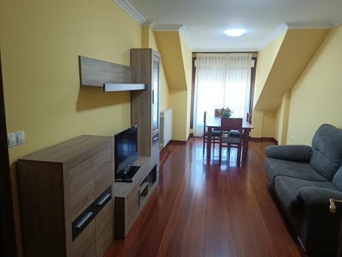 Poio Apartamento | Ático con 3 habitaciones en Poio