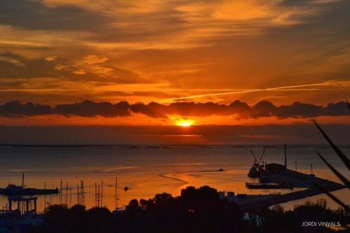 Sant Carles de la Rapita Apartamento | Ático de lujo con vistas al mar
