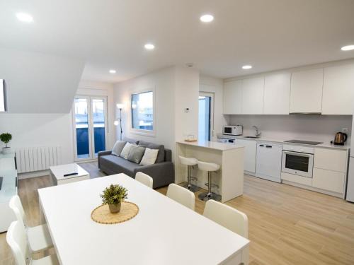Loredo Apartamento | Ático de lujo con piscina y mini golf en la playa
