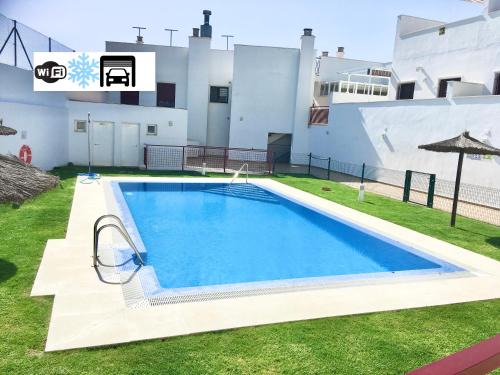 Centro de Conil de la Frontera Apartamento | Ático Premium Conil con 2 terrazas, parking, piscina, Aire Ac y WIFI -SOLO FAMILIAS Y PAREJAS-