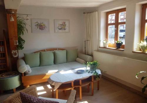 Quentel Apartamento | Ältestes Haus in Quentel - Ferienwohnung 1 mit kleinem Garten