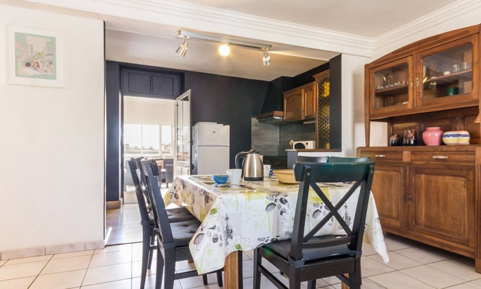 Nort-sur-Erdre Apartamento | Apartamento Renovado con Terraza Privada en Nort-sur-Erdre