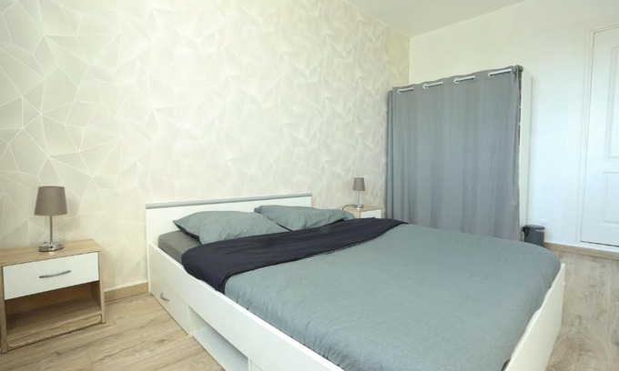Montereau-Fault-Yonne Casa | Élégante chambre