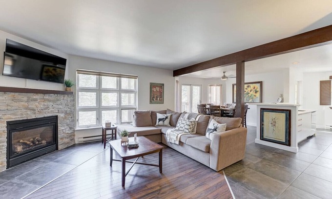 Mont-Tremblant Apartamento | Érablière Charm | 2BDR | Pool - Mont-Tremblant