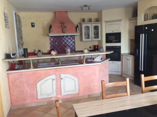 Roissy-en-France Casa | ÉTAGES PRIVÉE POUR 4 PERSONNES 2 CHAMBRES ET 1 SALE DE BAIN i