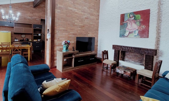 Humaita Casa | Ótima casa ampla em localização privilegiada!