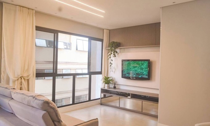 Castelo Branco Apartamento | Ótimo apto com WiFi à 550m do mar em Itapema/SC