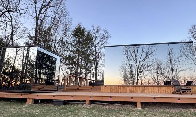 Conway Casa | ÖÖD Mirror House at SkyEagle Ridge