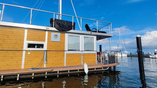 Knieper Nord Alquiler De Eote | ÖKO Budget Hausboot Retreat Mondschein