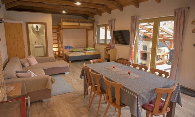 Unhost Apartamento | Útulný domek v zahradě v Unhošti nedaleko letiště