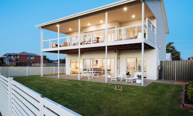Aldinga Beach Casa | ōSHEN - Sleeps12 Gym Kayak MountnBike BeachFrnt