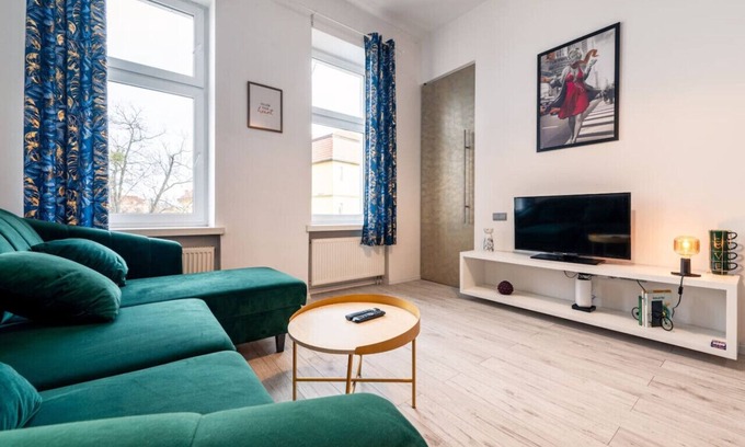 Srodmiescie Apartamento | Środmieście Apt - Top Location, Tram&Park nearby - by Rentujemy