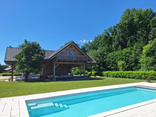 Beltinci Casa | Škedenj pri Vili Trate
