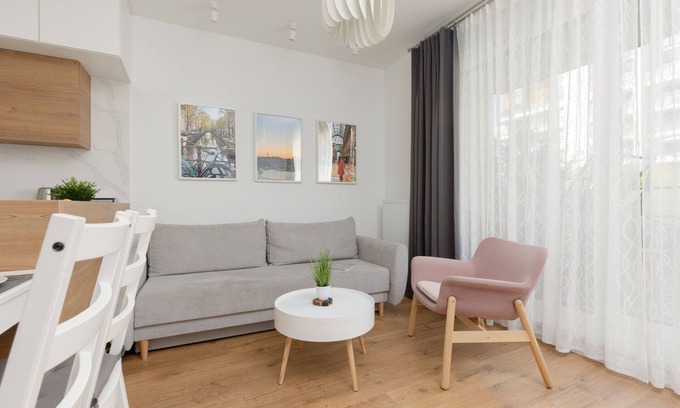 Zoliborz Apartamento | Żoliborz Artystyczny Warsaw by Renters