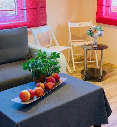 Anyksciai Casa | Žalioji stotelė butiko namukas dviems