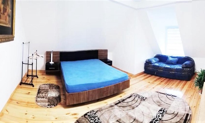 Berehove Apartamento | Великі Апартаменти недалеко від Термальних Басейнів