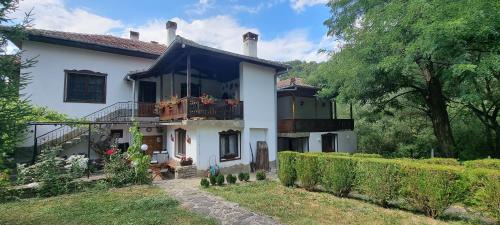 Apriltsi Casa | Вила ХВОЙНА