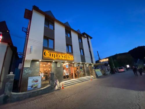 Polyana Hotel | Вікторія