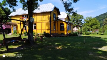 Vyzhnytsya Casa | Дім з видом на гори