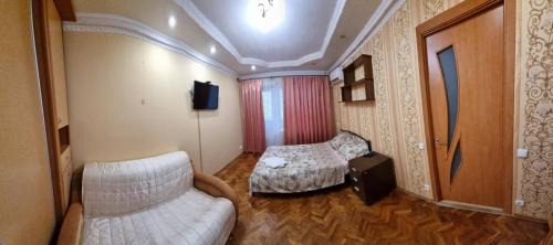 Dniprovs'kyi District Apartamento | Затишна 1 кімнатна квартира біля метро Дарниця