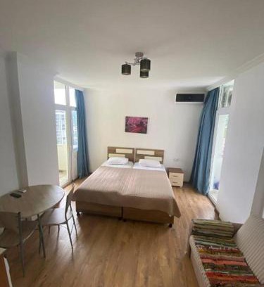 Makhinjauri Apartamento | Квартира у моря с двумя балконами