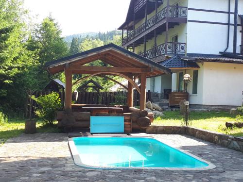 Mykulychyn Chalet De Esquí | Котедж RIVER HILL
