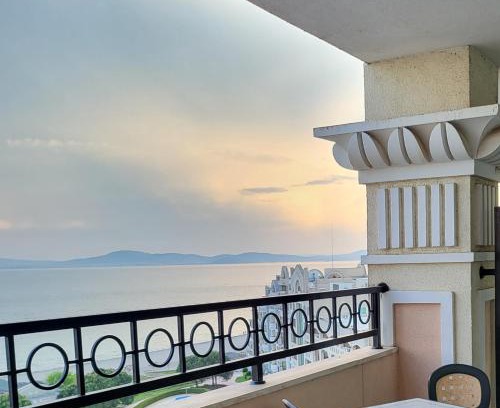 Pomorie Hotel | "Красавиците тъмнокоси" Sunset Resort Pomorie