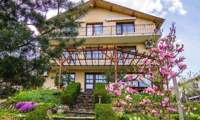 Apriltsi Casa | Къща за гости "Вила Релакс"