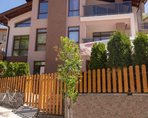 Devin Apartamento | Къща за гости" Никола"
