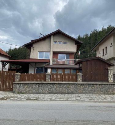 Mala Tsurkva Casa | Къща за гости Хриси