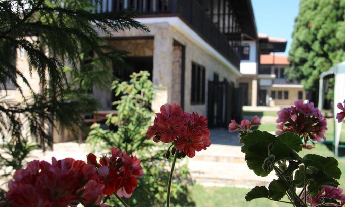 Dolna Banya Casa | Къщи за гости Кедър
