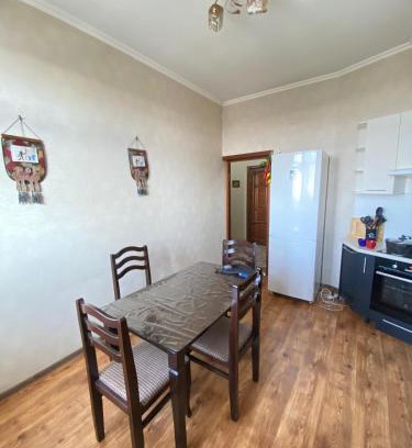 Ak-Talaa District Apartamento | Логвиненко 32
