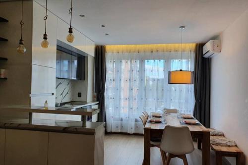 Samokov Apartamento | Луксозен апартамент с WiFi на 10км от Боровец