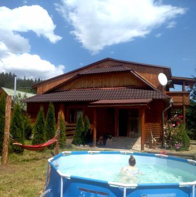 Verkhovyna Casa | Лісова пісня