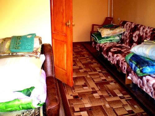 Mykolaiv Apartamento | Небольшая СТУДИЯ, проспект ЦЕНТРАЛЬНЫЙ 124А, 2 дивана, 2 кресла 3 этаж 9 этажного дома Wi-Fi