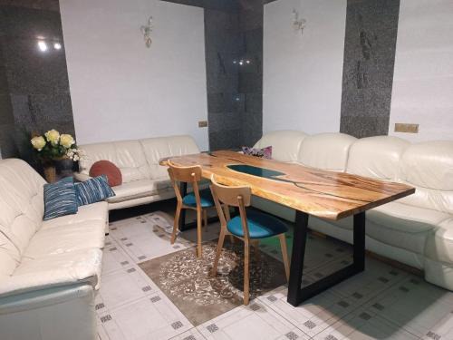 Dobrovelychkivka Casa | Номер у моря, бассейн, сад, мангал