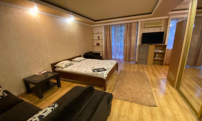 Pervomayskoye Apartamento | Однокомнатная квартира студия с панорамным балконом возле центр.площади Ленина