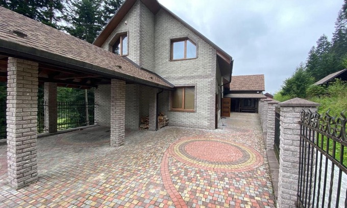 Skhidnytsya Cabina | Оранта