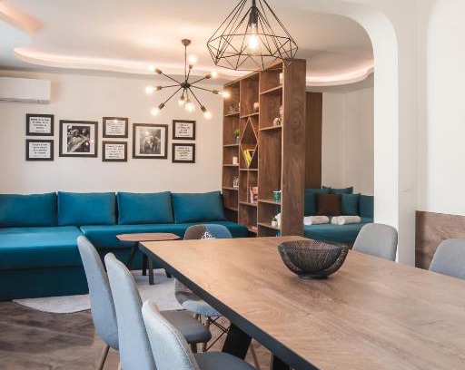 Devin Casa | ОРФЕЕВИТЕ ПЕСНИ