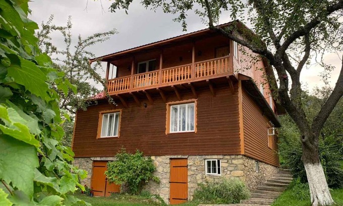 Yaremche Casa | Приватна садиба Яблуневий сад 1