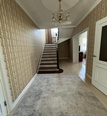Otegen Batyra Apartamento | Просторный и светлый дом