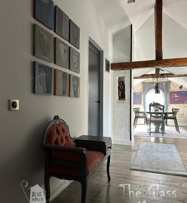 Ruse Center Apartamento | Пространства за гости Синият час - апартамент The Glass Moon