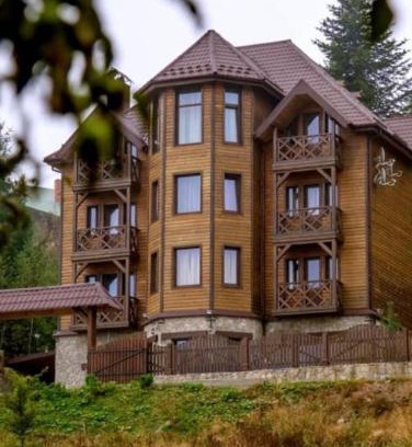 Skhidnytsya Hotel | Під Лісом Pid Lisom