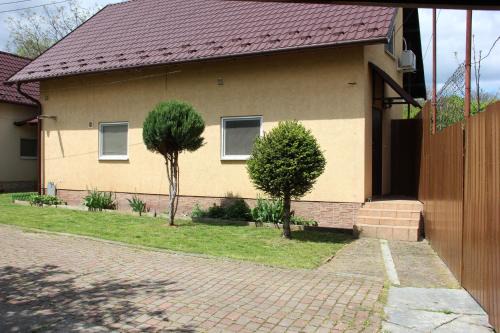 Berehove Apartamento | Роман
