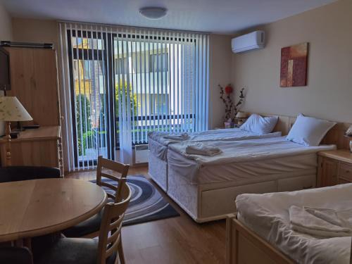 Razlog Apartamento | Студио за трима, басейн, Aspen Golf Resort, Банско, Разлог