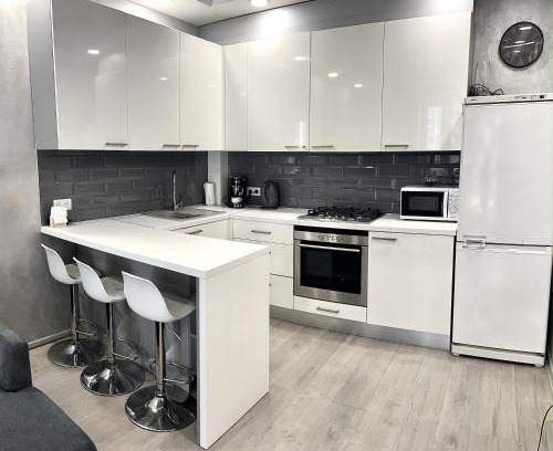 Irpin Apartamento | Сучасна та простора квартира в гарному районі міста біля парку