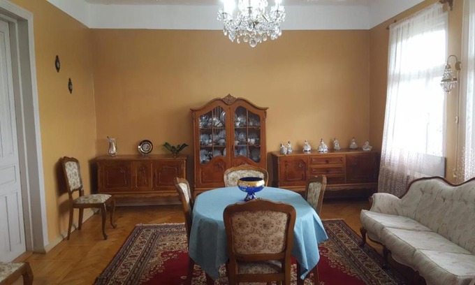 Kutaisi Apartamento | Уютный дом: APARTMENT (Fer House)