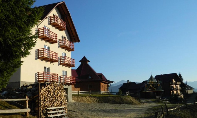 Yablunytsya Hotel | У Павла