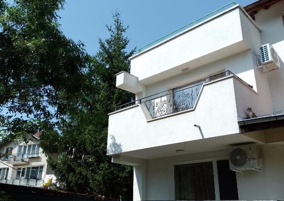 Gorna Banya Apartamento | Цвят бяло
