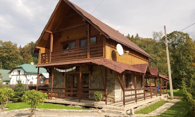 Vyzhnytsya Casa | Шале "Тиша"